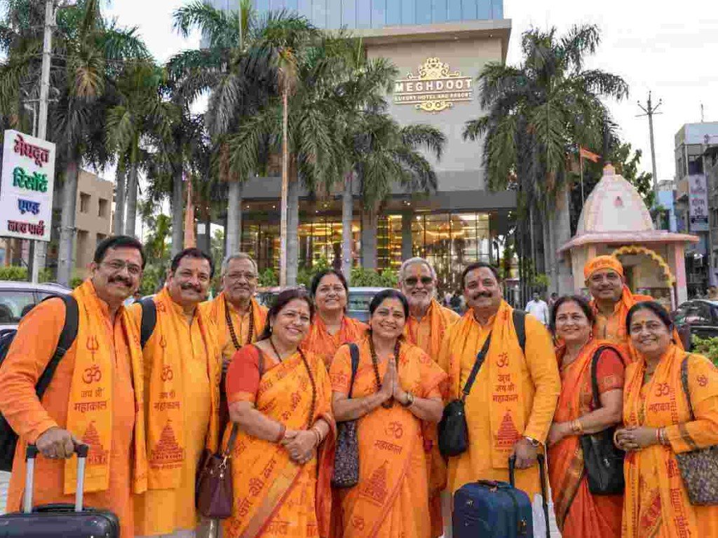 Yatra group at Meghdoot Luxury Hotel and Resort